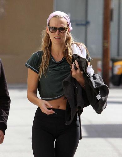 Molly Sims Flashes Some Workout Belly
