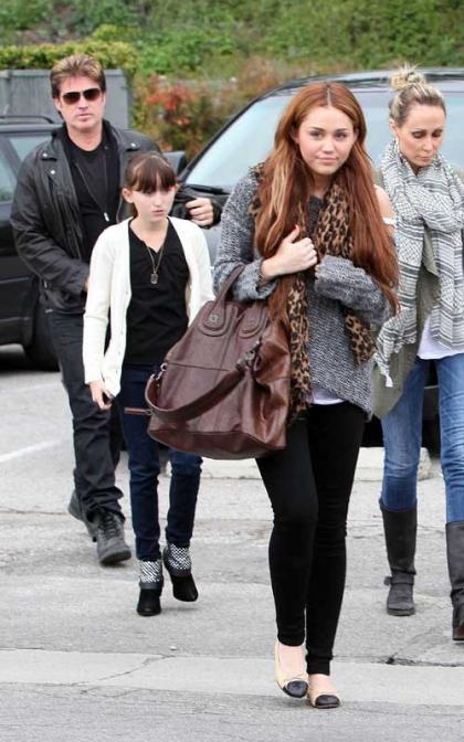 Miley Cyrus & Family: Coffee Bean Togetherness!