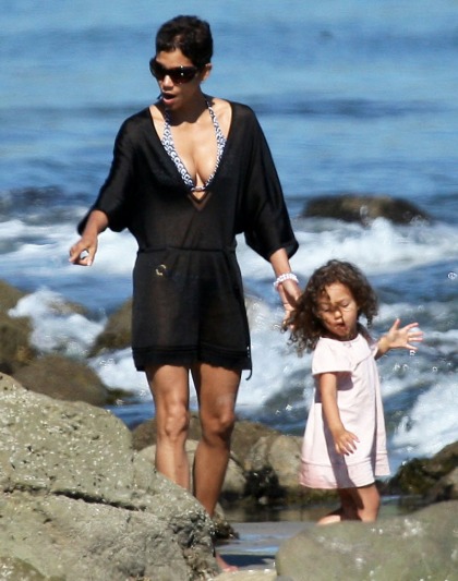 Halle Berry takes Nahla out on the Malibu beach