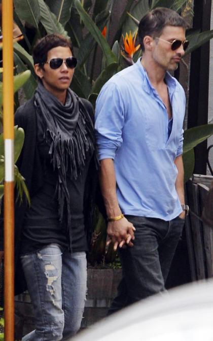 Halle Berry & Olivier Martinez's LA Dinner Date