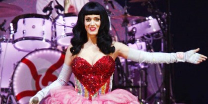 Katy Perry Performs in Scotland