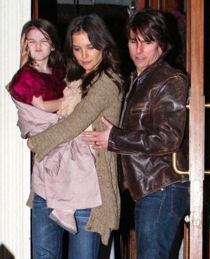 Tom Cruise & Katie Holmes took a tantrumy Suri out for another late night