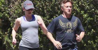 Scarlett Johansson Moved in With Sean Penn