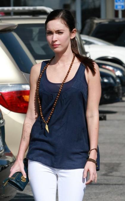 Megan Fox's Sisterly Cafe Afternoon