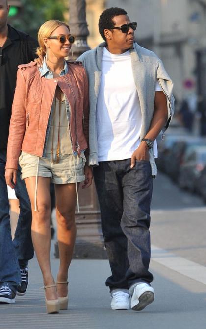 Beyonce & Jay-Z's Romantic Parisian Stroll