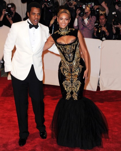 Beyonce in vinyl (?) Emilio Pucci at the Met Gala: ridiculous or meh?