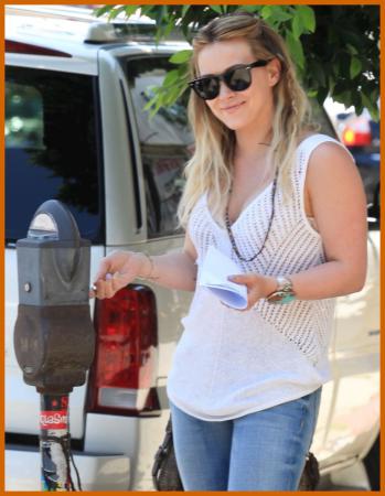 Hilary Duff Shows Off Her Smile Face