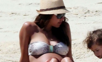 Jessica Alba in a Bikini, Pregnant