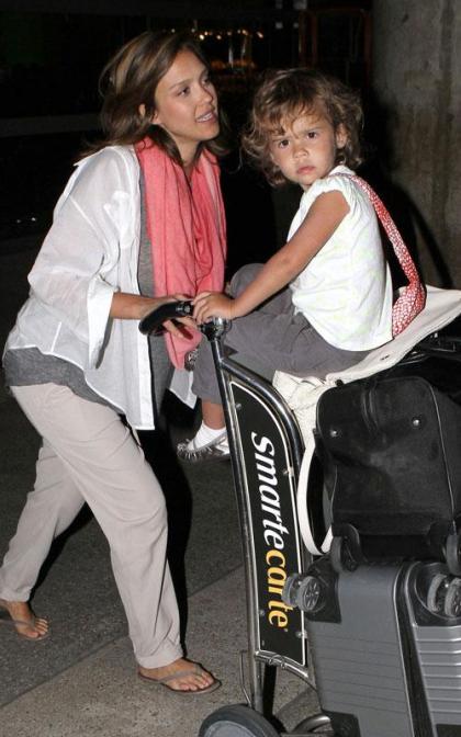 Jessica Alba & Honor Marie: Traveling Twosome