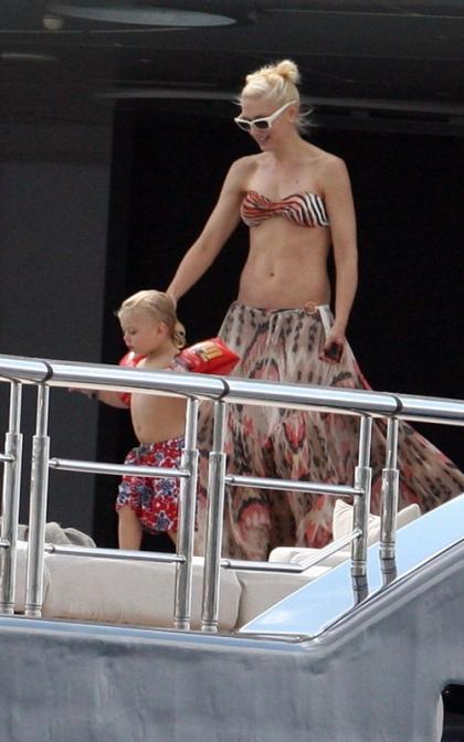 Gwen Stefani: Boating Bikini Babe
