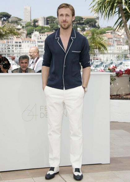 Hot Guy Gosdong: Ryan Gosling wears a pajama top in Cannes?