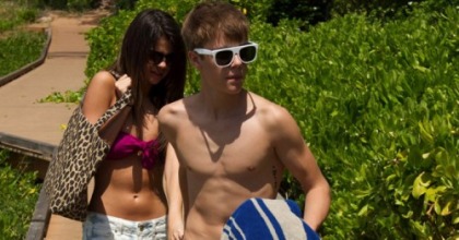 Justin Bieber and Selena Gomez Are in Hawaii
