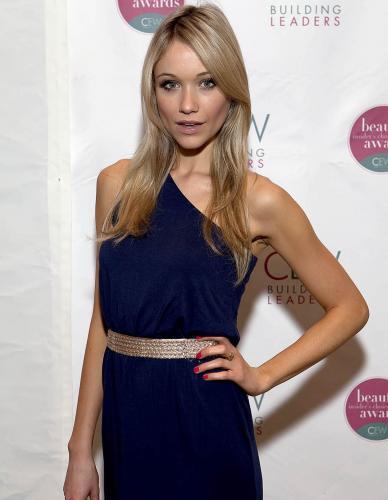Katrina Bowden And Her Perfect Physique