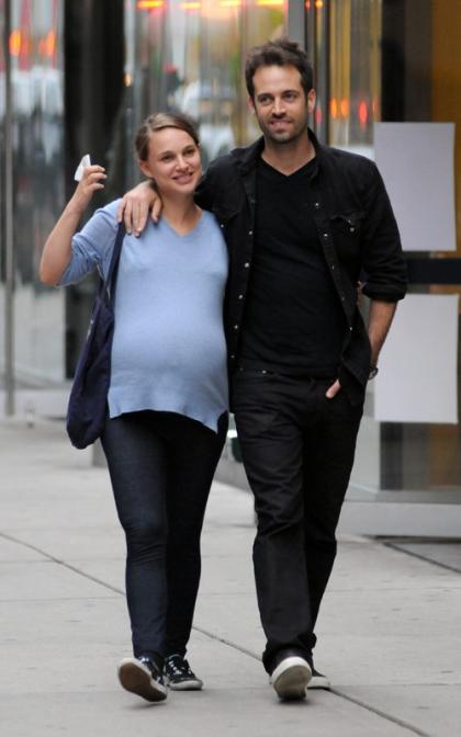 Pregnant Natalie Portman's Big Apple Dinner Date