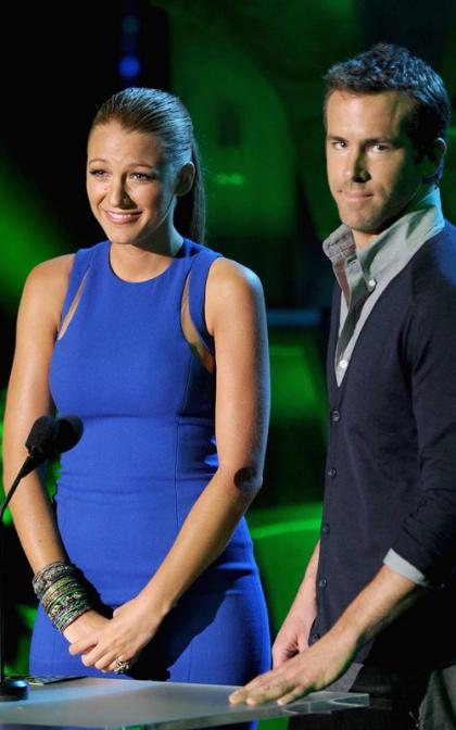 Blake Lively & Ryan Reynolds: MTV Movie Awards Presenters