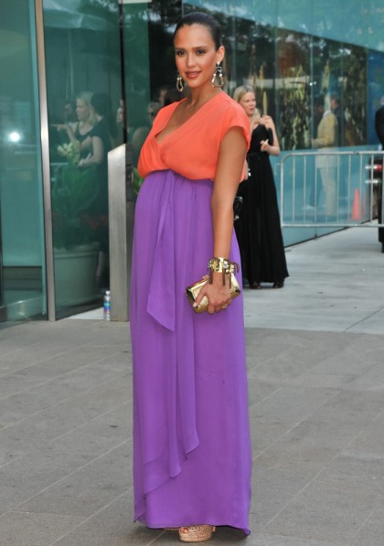 Jessica Alba in orange & purple DVF for the CFDAs: cute or tragic?