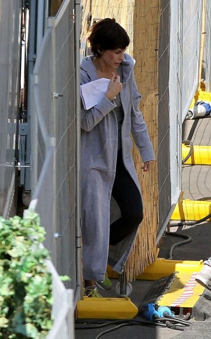 Wig-Wearing Sandra Bullock: Bruised Up for 