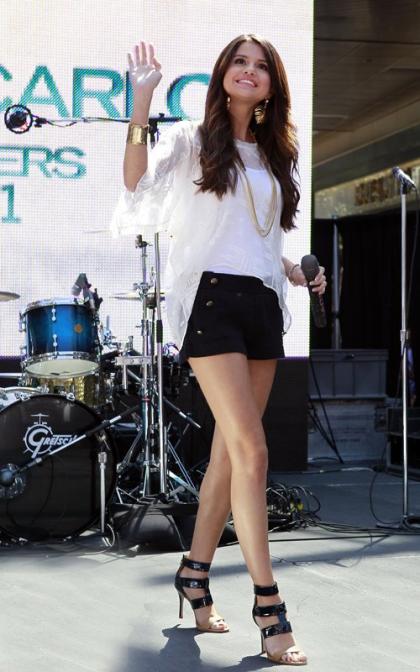 Selena Gomez Takes the Stage, Explains Hospitalization