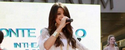 Selena Gomez Health Problems Blamed on Junk Food