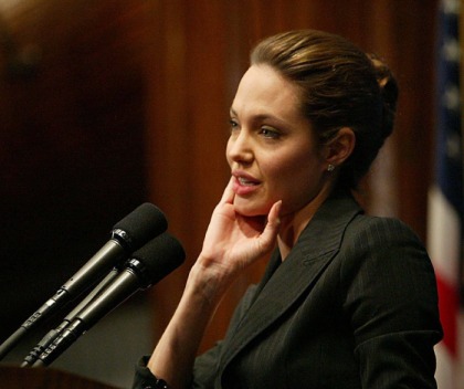 Angelina Jolie, 'Goodness Angel of the World?, makes UNHCR trip to Turkey
