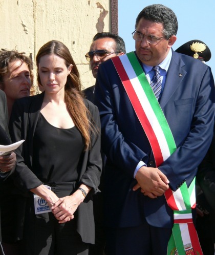 Angelina Jolie makes more UNHCR stops in Malta & Italy