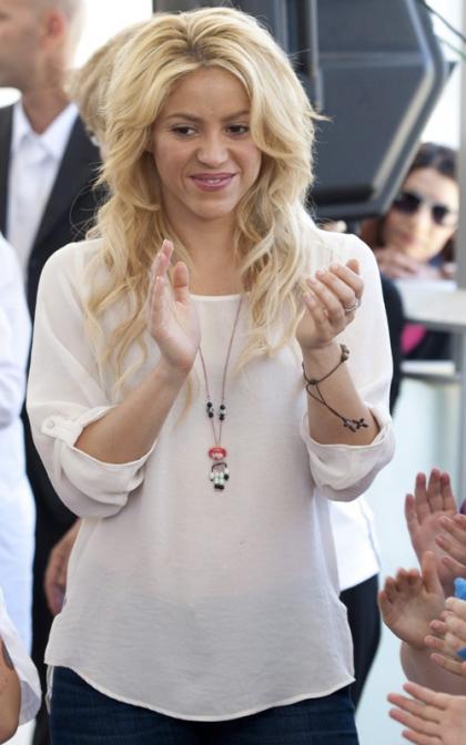 Shakira's Israeli Schoolhouse Visit