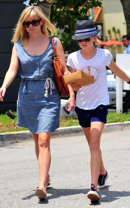 Reese Witherspoon: Brentwood Bonding with Ava