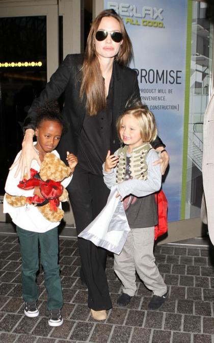 Angelina Jolie Flies with the Girls, Talks Core Values