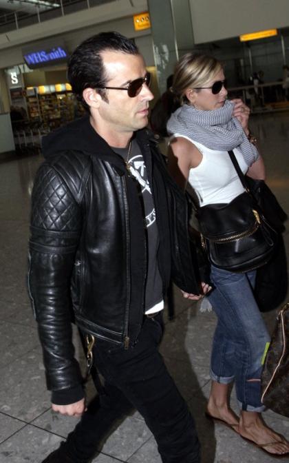 Jennifer Aniston & Justin Theroux's Heathrow PDA