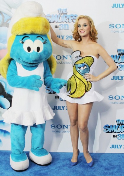 Katy Perry and Her Slutty Smurfette Dress on the Blue Carpet
