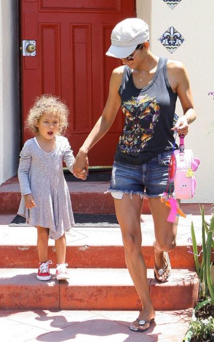 Halle Berry & Nahla: Post-Preschool Pickup!