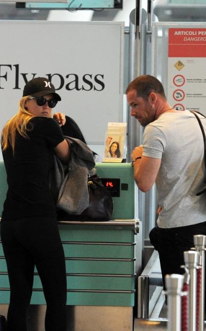 Bar Refaeli & David Fisher's Airport Baggage Woes