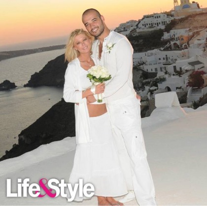 Tara Reid tweets boozed-up honeymoon photos from Greece