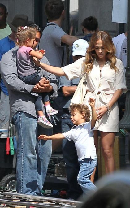 Jennifer Lopez Takes the Twins to the 'Papi' Set