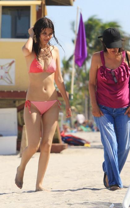  Victoria Justice: Sunshine State Bikini Beauty