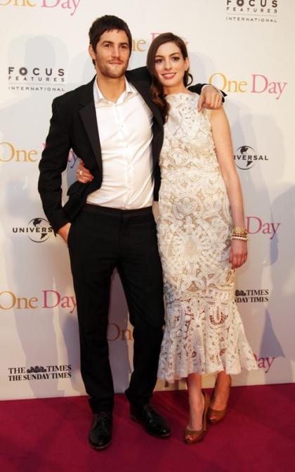 Anne Hathaway Premieres 'One Day' In the UK