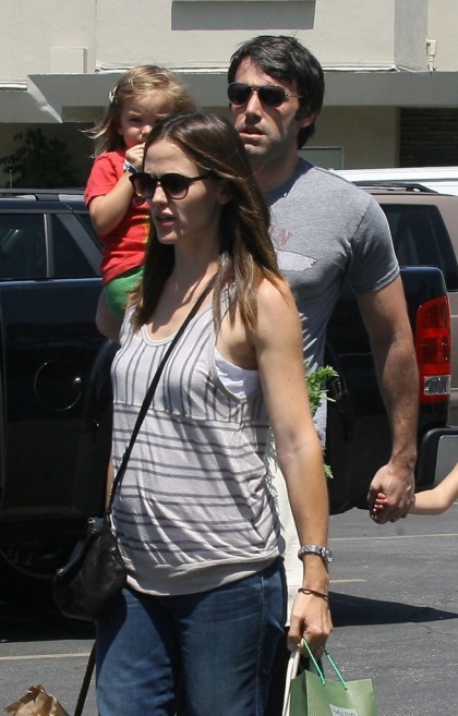 Jennifer Garner is officially pregnant with her third child