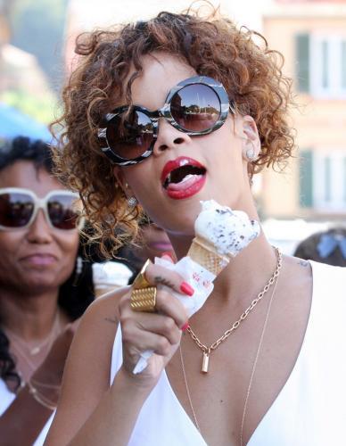 Rihanna Gets Sexy With Her Ice Cream