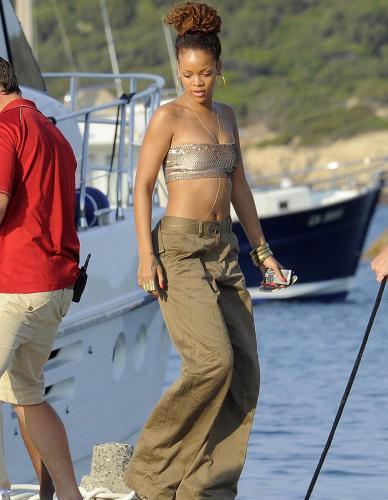 Rihanna Is Still In Her Vacation Bikini
