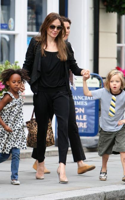 Angelina Jolie's Shopping Spree with Shiloh & Zahara