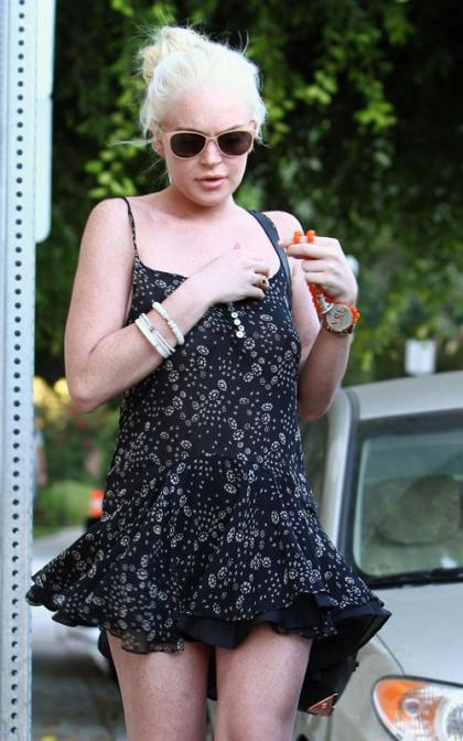Lindsay Lohan Gets Styled Up for the Wellness Center