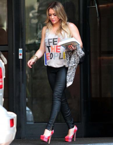 Some Hilary Duff Pregnant Hotness