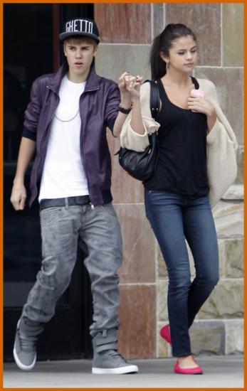 Justin Bieber & Selena Gomez' Shopping and Cinema Date