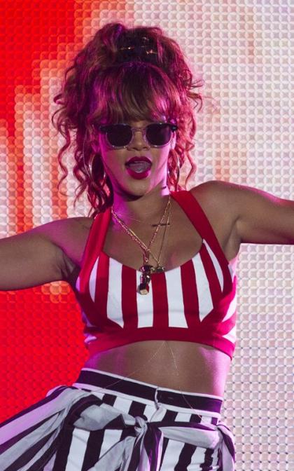 Rihanna Heats Up Rock In Rio 2011