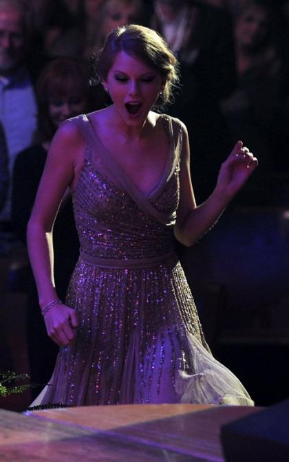 Taylor Swift's Surprise Concert Guest: T.I.!