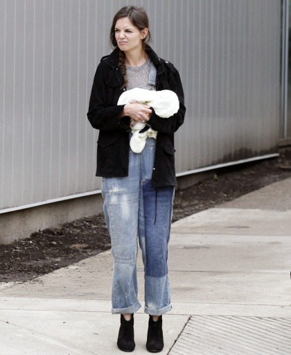 Katie Holmes's casual look involves overalls & high-heeled booties
