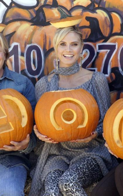 Heidi Klum Hits Up Mr Bones Pumpkin Patch