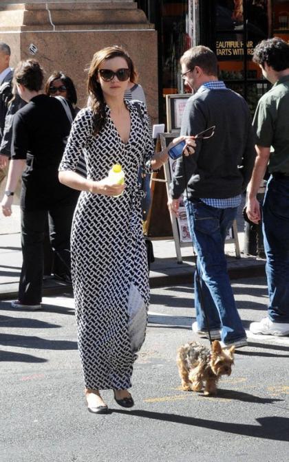 Miranda Kerr: Dog Walking Darling