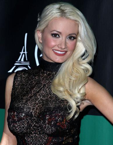 Holly Madison Tries To Show The Goods