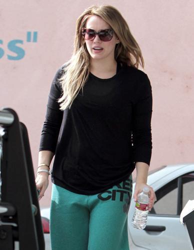 Hilary Duff Finally Wears Preggo Clothes